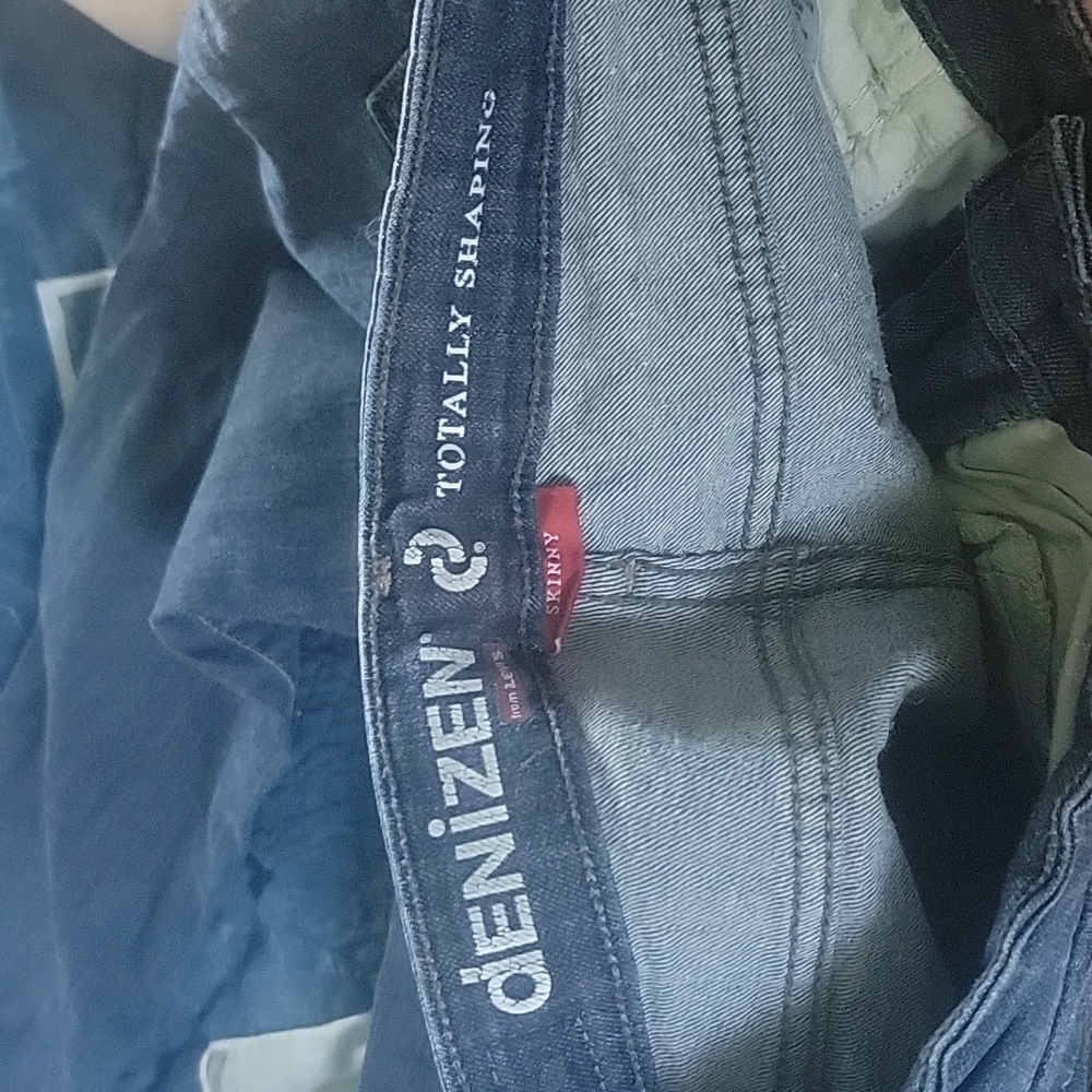 Levi, size 8, Totally shaping, skinny jeans
